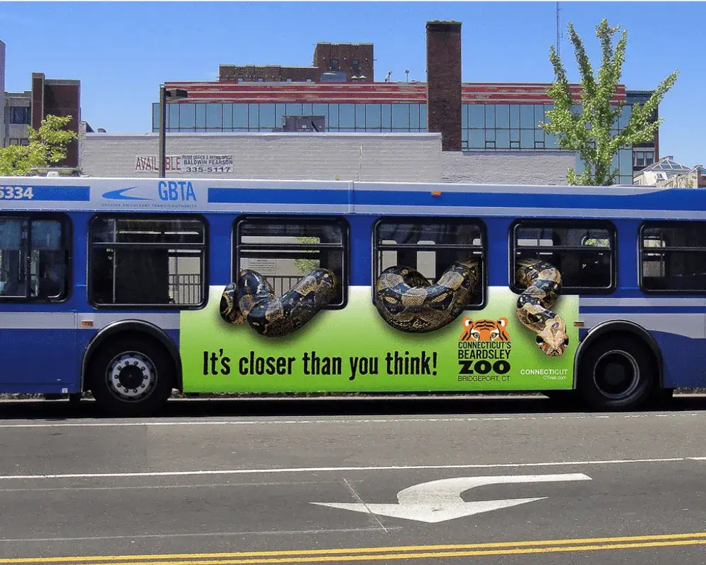 تبلیغات در مترو و اتوبوس‌های شهری